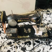 غراض للبيع نضافه فول كلمن وسعره السنك نضافه 100‎%‎السعر 100وبي مجال بس...