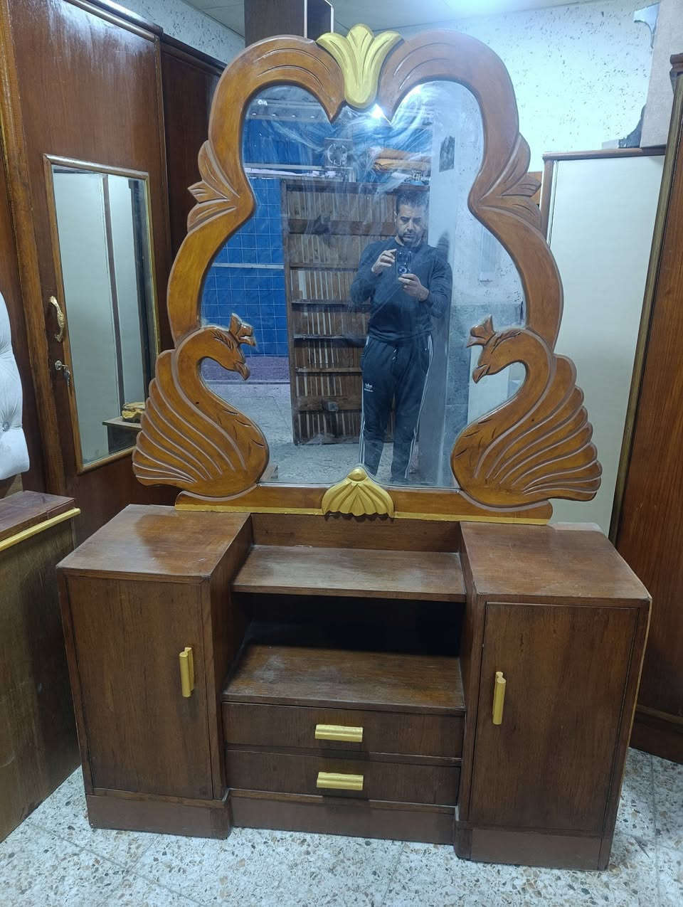 سلام عليكم / غراض للبيع 
غرفتين صاج
وبوفيات عدد 2  / مكاني كركوك 
 أسعار عالخاص او عالواتساب ***********
