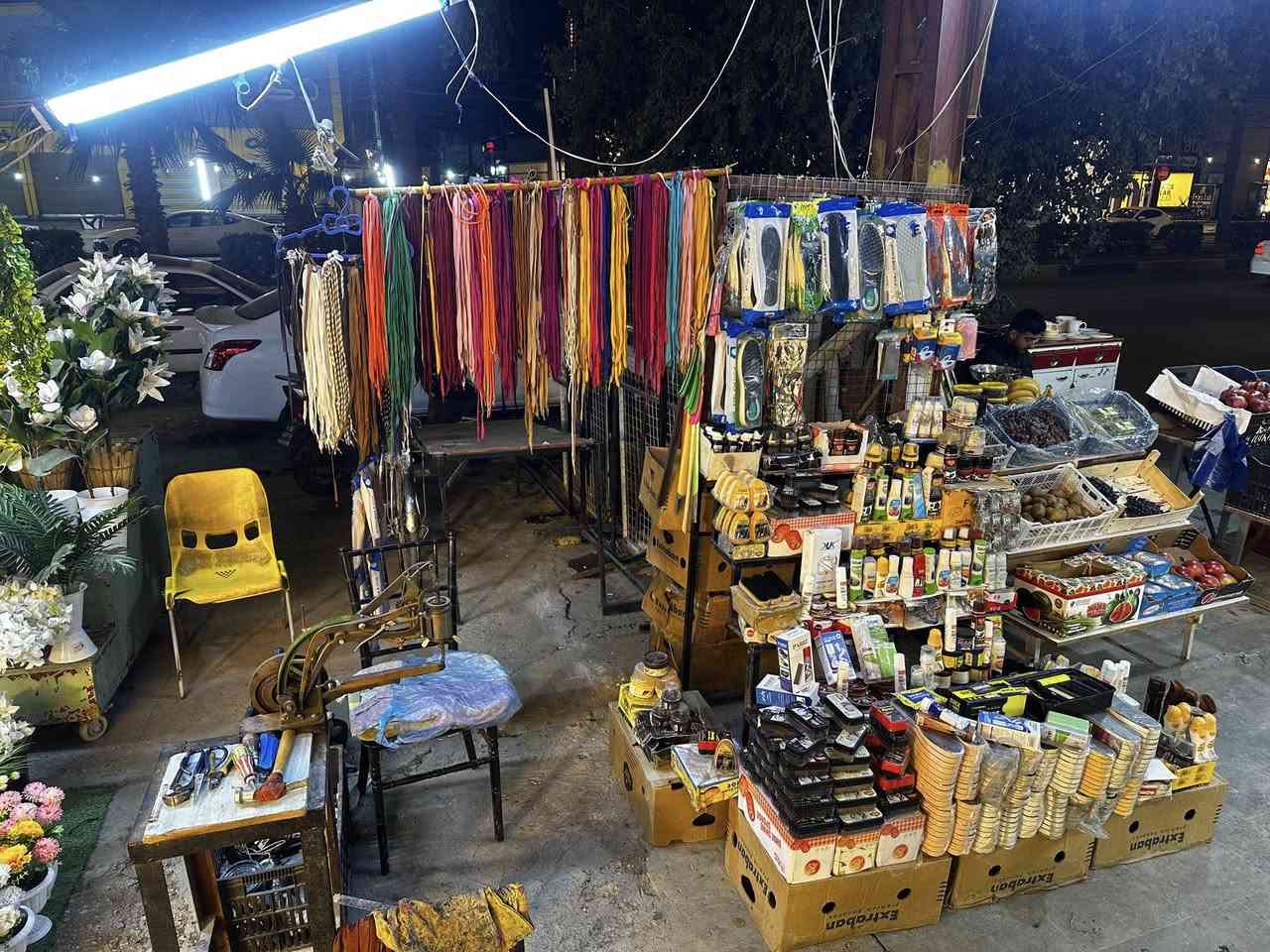 سلام عليكم سكافي السيديه متواجد من ساعه ٣عصراً الى ساعه ١١باليل الي محتاج قالب تكبير كوعبه نسائيا اصباغ تغير لون تصليح جنط سفر العنوان السيديه شارع تجاري مقابيل دي تودي القديم رقمي ‭٠٧٧٣ ٧٦٤ ٦٨٦٧‬ اي شي تحتاجه الحذاك او حذائج تلكو عندي وشكراً
