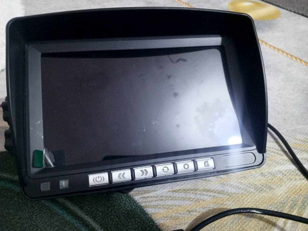 🚗 كاميرا رجوع خلفية لاسلكية مع شاشة 7 إنج — جديدة 🔥
تسهل عليك الرجوع والاصطفاف بكل أمان 👌
✅ شاشة وسط واضحة
✅ اتصال لاسلكي بدون تعقيد بالأسلاك
✅ رؤية ليلية قوية
✅ زاوية تصوير واسعة
✅ مناسبة لجميع السيارات
📦 كامل الملحقات موجودة وجديدة
💰 السعر:70الف
📩 للحجز والاستفسار مراسلتنا خاص كربلاء, العراق


**إذا كنت صاحب هذا الإعلان وتريد حذفه لأي سبب، رجاءا أرسل رسالة إلى الدعم الفني**