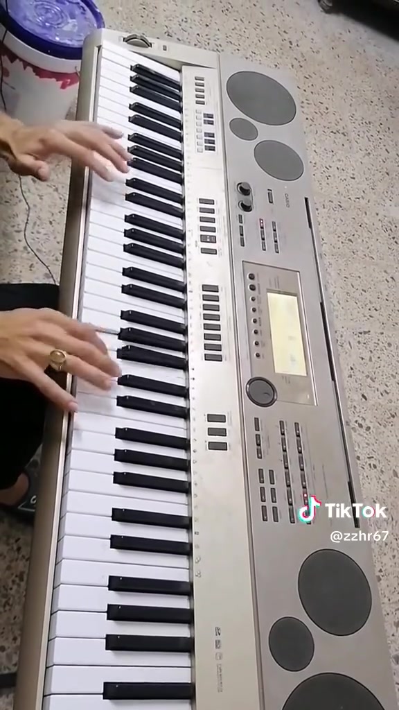 أورگ كاسيو للبيع المكان بغداد الشعب 
‏‪‏‪***********‬‏
مكلف بالنشر
