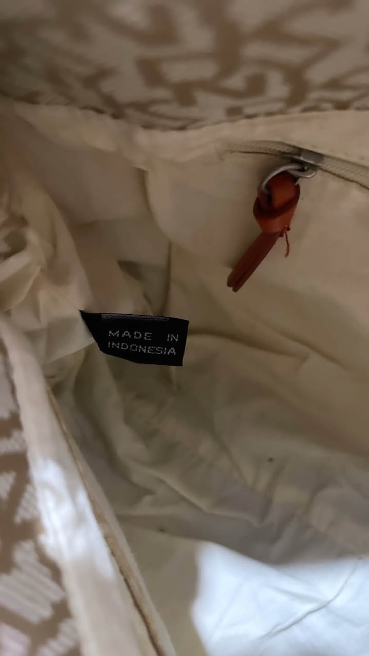 حقيبة ماركة DKNY اصلي
السعر : 35


**إذا كنت صاحب هذا الإعلان وتريد حذفه لأي سبب، رجاءا أرسل رسالة إلى الدعم الفني**