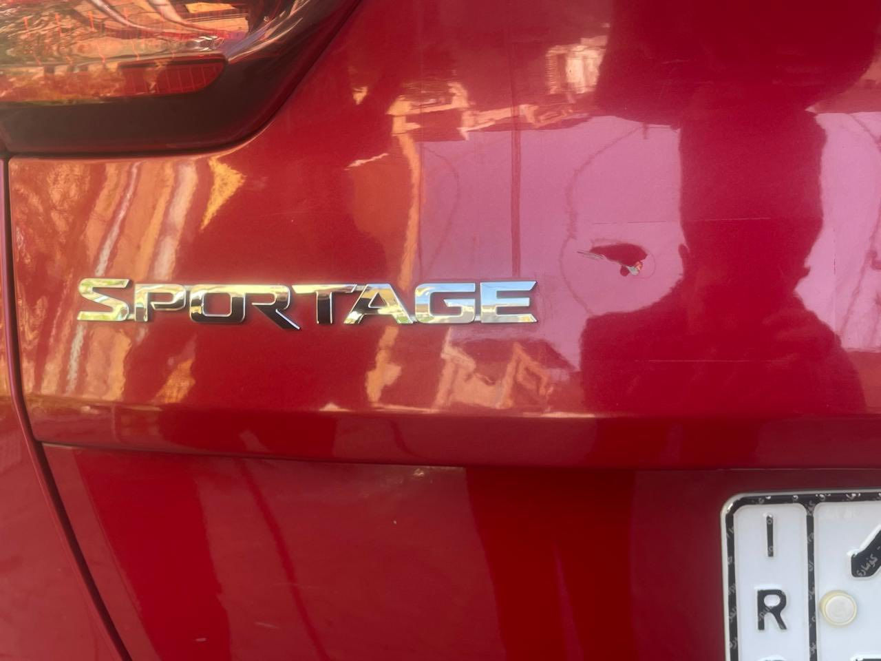 السلام عليكم سبورتج 2020 فول موصفات 1/1 GT بنوراما قماره كلها عداد 60 الف خليجي كفالة عامة  محرك 2000 دوش للاستفسار اتصال على واتساب موجود السعر.  210 ورقه  ***********.
