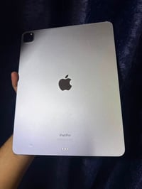 آيباد ١٢.٩ برو M2 • ١٢٨ • بطاريه ٩٠٪