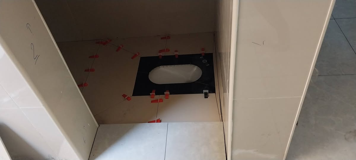 خلفه سيراميك شغل مرتب ونضيف ع متر وع يوميه
***********
