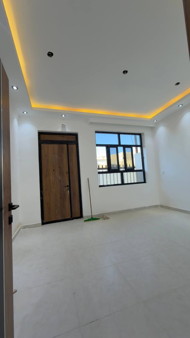 ‏مشتمل للبيع 50 متر حي الجهاد الرفاق طابق ونص يحتوي على ثلاث غرف نوم صحي ات عدد اثنين السعر مناسب والبناء درجة أولى حديث غير مسكون 
السعر 195مليون الاستفسار

‭0776 402 0781‬
