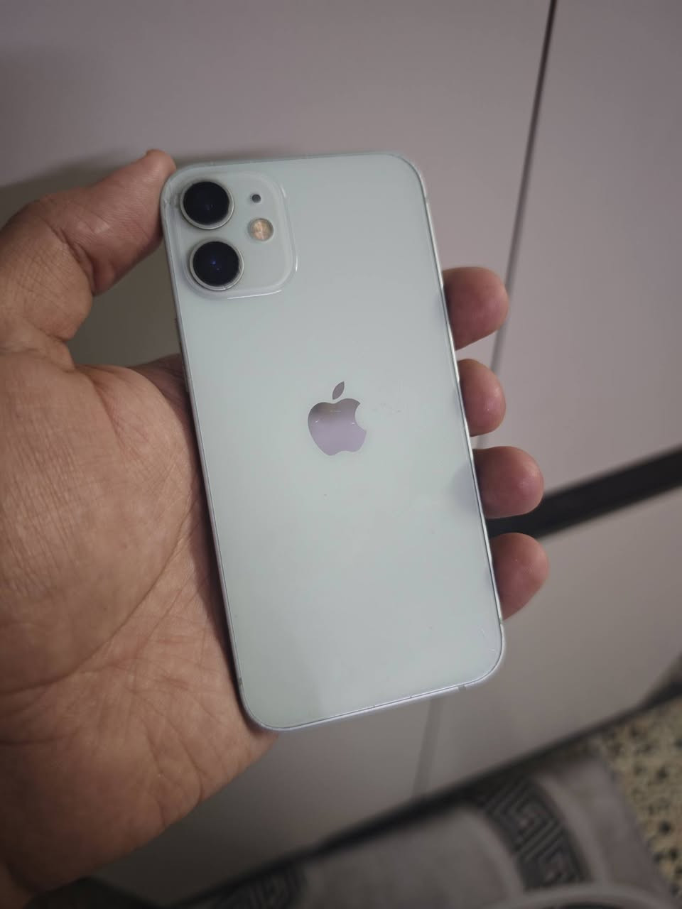 13 عادي ذاكرة 256 بطاريه 95 ملحقاته كاملة 425 الف
12 مني ذاكره 64  بطاريه 74 بيه طخه


**إذا كنت صاحب هذا الإعلان وتريد حذفه لأي سبب، رجاءا أرسل رسالة إلى الدعم الفني**