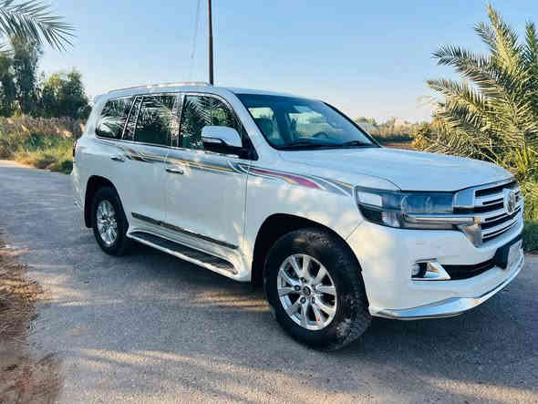 لاندكروز مؤديل 2017 
محرك 6 سلندر ماشيه 120 الف 
فئه ؤايت ادشن فؤل مواصفات 
مكفؤله كفاله عامه ؤضع شركه من كلشي عل سؤنار سياره مال جنيان رقم بغداد بسمي عنوان نجف مشخاب 
سعر ٤٨٥ قفل 
***********
