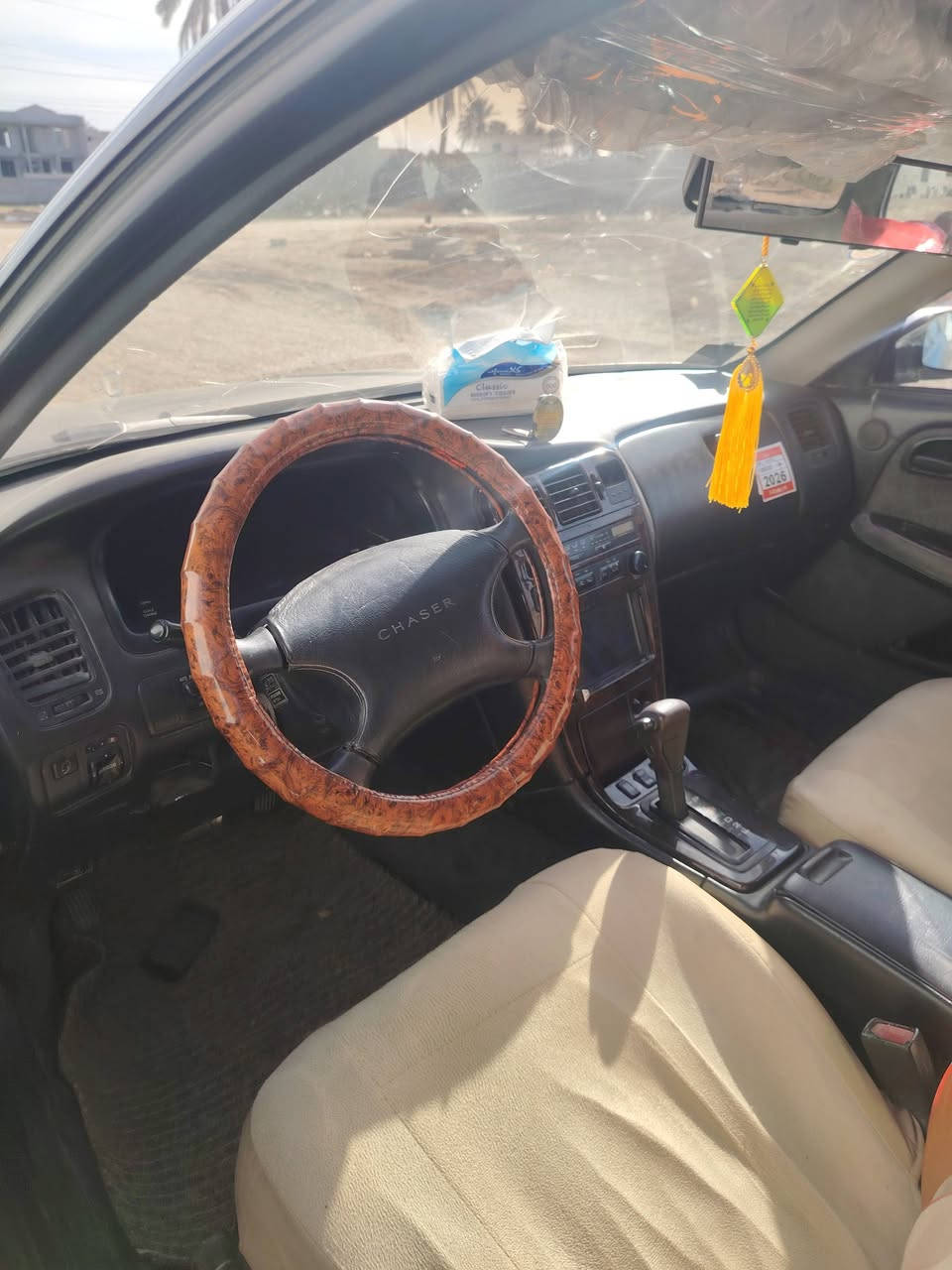 شيزر للبيع مكفوله من ضربه وصبغ تخم تايرات جديد كير محرك صدر سنويه ٢٧ كهربائيات كله شغاله جام ٤ كهرباء شغال سياره حلوه ونظيفه ع وضع الشركه /السعر 40بيه مجال بسيط الاستفسار ع رقم ***********
