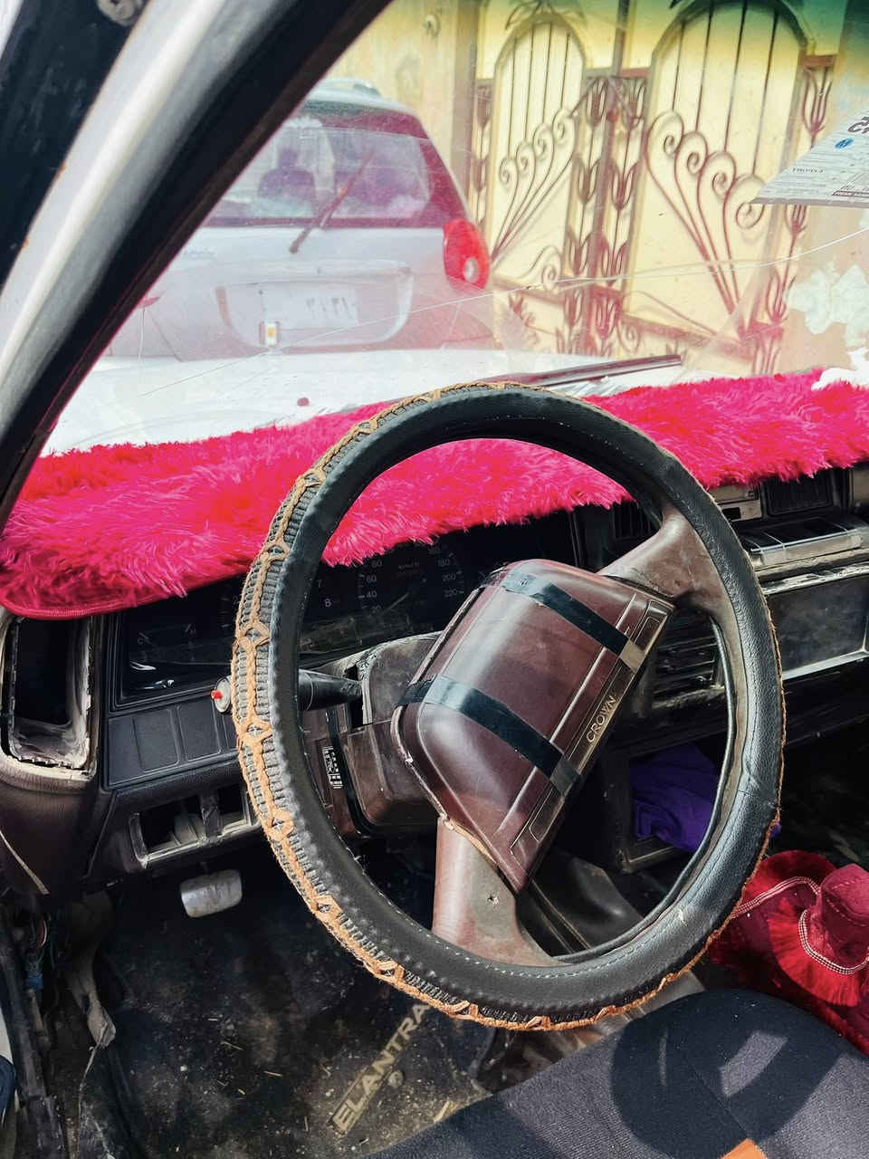 سيدان يسار اصلي بلادي كير عادي شرط التحويل
تبريد تدفئه كبر محرك شرط 

صدر جديد طخم تاير جديد مع السبير 

كهربائيات كلها شغاله 

السعر25 وترهم مراوس حسب القناعه

*********** عنواني شركاط
