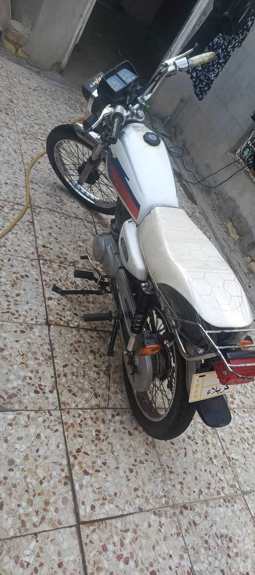 السلام عليكم متاح دراجه تايكر مديل 19 اوراق اصولي  شوفت عينك الدراجه حلوه ونضيفه السعر 425 وبيه مجال حك الجيه ***********

