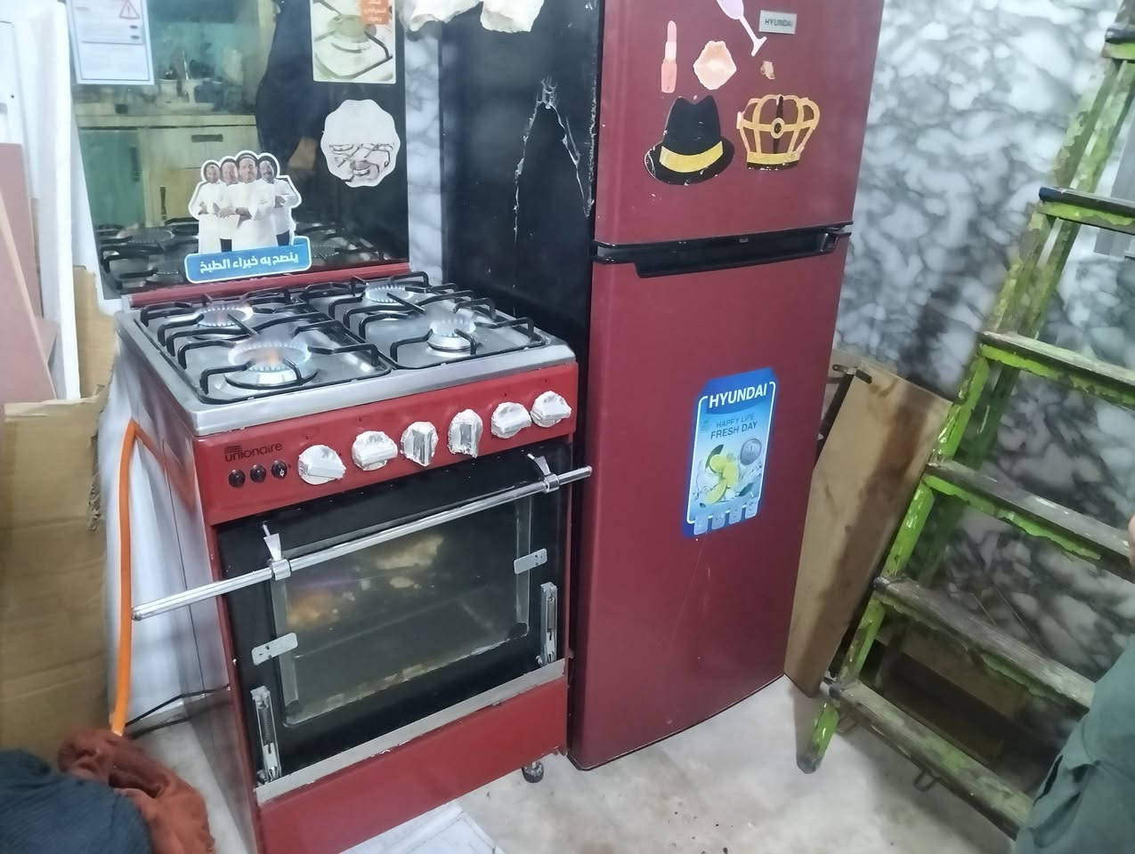 طباخ للبيع أخو الجديد بس جامه خارجية مابي بعده بلزكاته وثلاجه ستعمال قليل 250 ثنينهن***********
