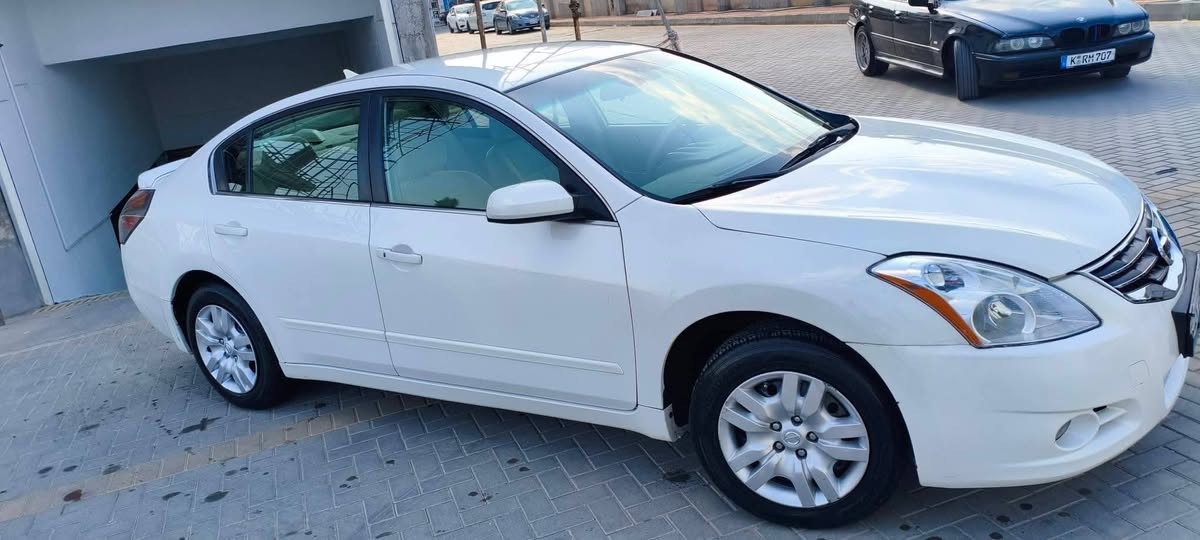 السلام عليكم
نيسان التيما 2012 خليجي 
فول مواصفات بس اسلايت مابيها
كير ومحرك بشرط
تتفئه وتبريد بشرط
صدر امام وخلفي  بشرط جديد
رقم اسليمانيه اتريد وكالة او تحويل
للستفسار اتصل***********
