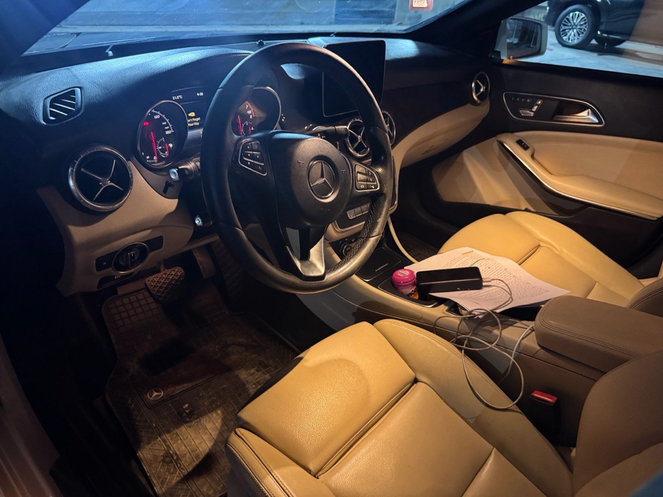 مرسيدس  موديل 2018 CLA250 فورماتك فووول للاخير ماشيه 108.000كم وارد امريكي داخله كلين  هنا صار صبغ  جاملغ وباب ابمن خلفي بدون دواخل ارباك سليم. السياره حلوه وشبابيه    رقم اربيل باسمي مكانه بغداد حي العدل السعر 155 ورقه  *********** واتساب متوفر ايضا