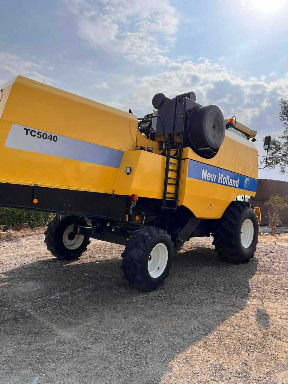 للبيع موديل 2015 ماكينه جديده ومحفوظه مال جناي المكان ناصريه قلعه سكر رقم الهاتف ***********
