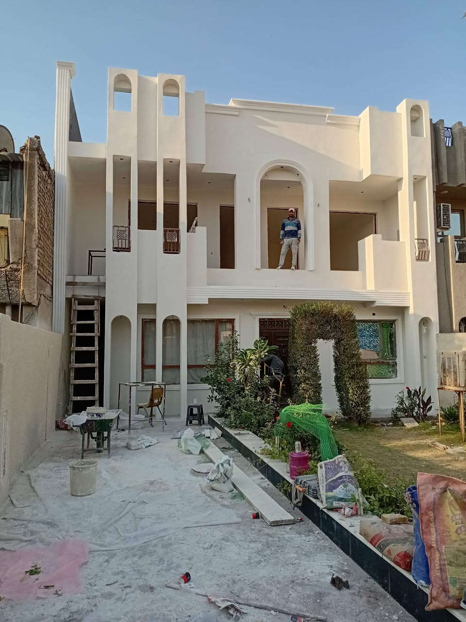 ماجد المصري خلفه لبخ اسمنت ***********
