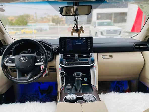 سلام عليكم 
للبيع  تويوتا لاندكروزر 

ابيض 

موديل 2022 ساز باب اول 

رقم بغداد بأسمي مميز 4 مراتب تريده هي  ورقم او بدونه 

ماشية 70 الف

فئة السيارة: "إس يو في" (SUV).
عدد الأحصنة: 271 أو 409 أحصنة.
عدد الأسطوانات: 6 أسطوانات.
ناقل الحركة: أتوماتيكي 6 أو 10 سرعات.
الكراسي وداخلية السيارة: قماش أو جلد.
الشاشة: مقاس 9 أو 12.3 بوصة.
فتحة السقف: متوفرة.
التسارع: من 0-100 كيلومتر/ساعة 10.8 ثوان.

سيارة جديده بمعنى الكلمه بيه (عدم تطابق الصندوق دبل كود يضهر من شركة)  وشكرا للاستفسار  ***********

سعر  $635 $مع مجال والتقدير
