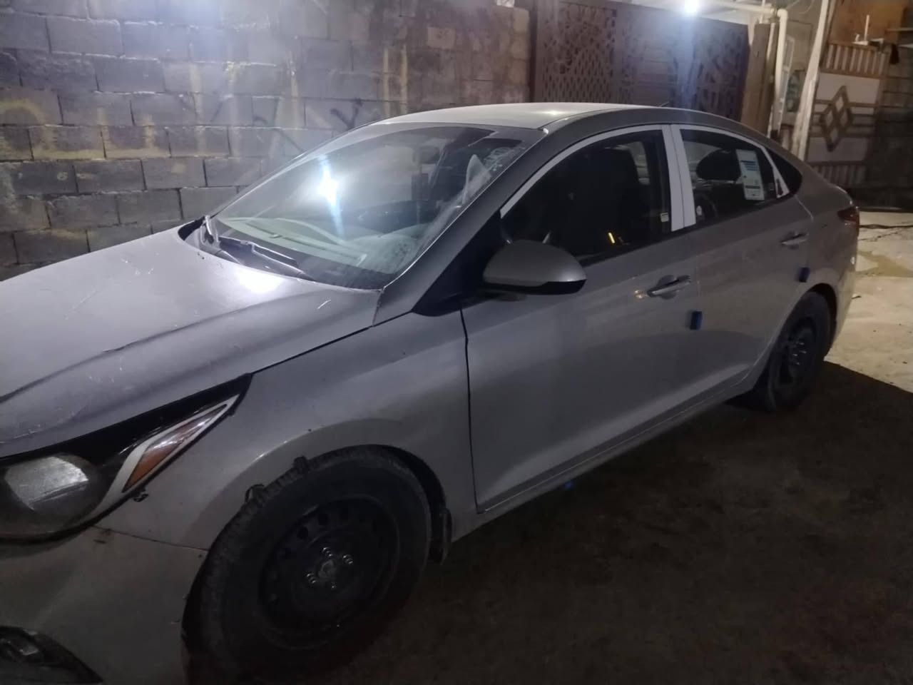 اكسنت موديل 19 امريكي 
ضررها جاملق وبنيد 
سعرها 95 # وبيها مجال
 الرمادي مكانه خمسه كيلو

***********
