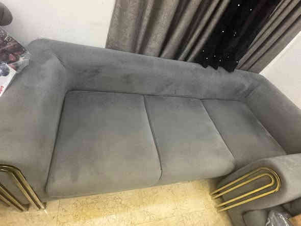 قنفات اثنين تركي ام ال٣ نفرات الحجم الكبير تاخذ حتى ٤ ب٣٠٠ اخو الجديد مابيها اي عيب المكان المنصور للاستفسار الاتصال ع الرقم ***********
