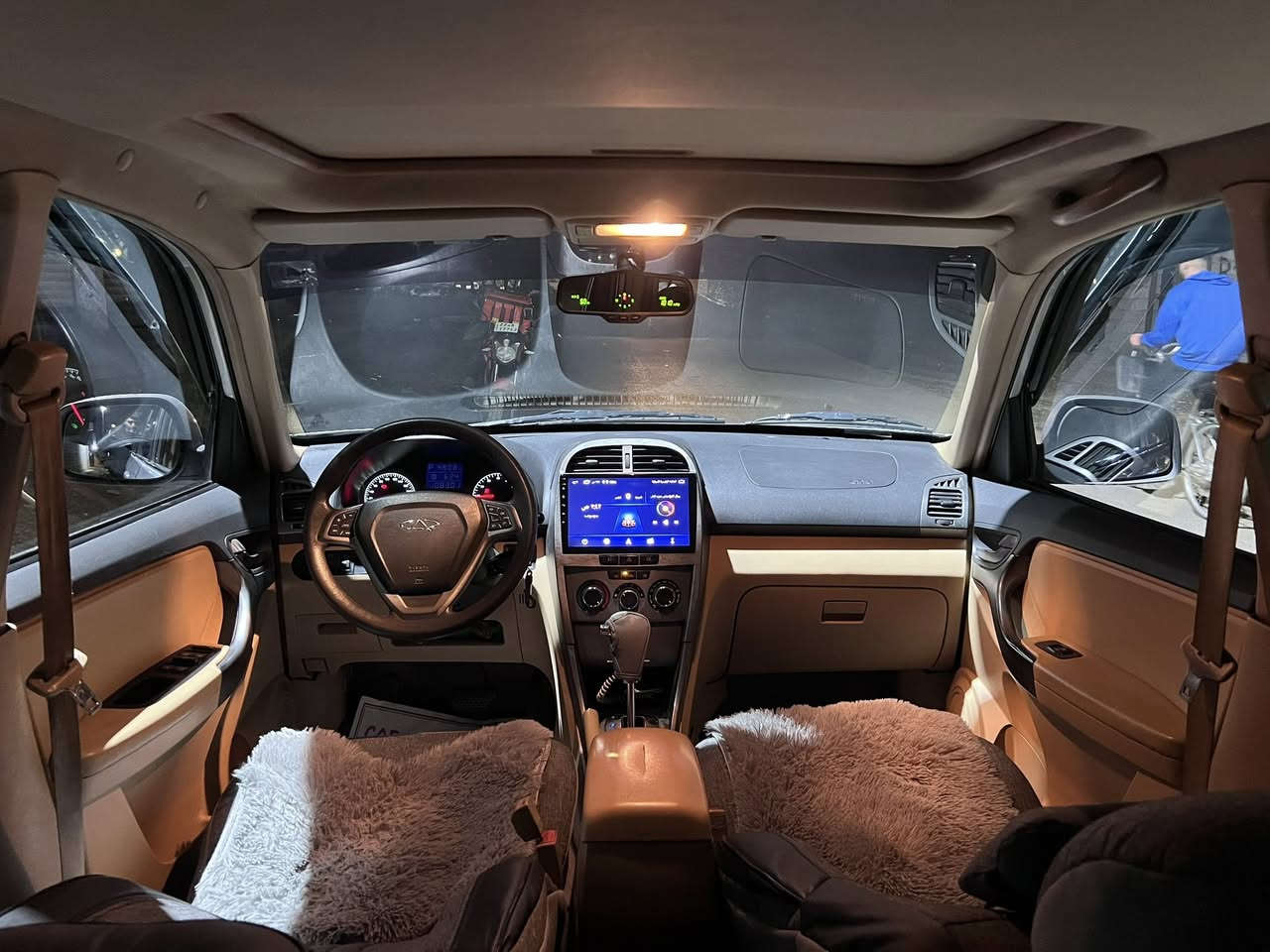 شيري تيكو   2014
رقم بغداد آنگليزي.
* الكير الاتوماتيك الميكانيكي(المرغوب)
*تدفئة 🔥    *تبريد❄️.
*الگشنات تدعم تدفئة+تبريد.
*مرّي كهرباء.
*شاشة.
*تخم تايرات جديد.
*محرك 2000.
*سياره عمليه و اقتصاديه ماشيه (108)ألف حقيقي.
ملاحضات البنيد مسويله كلير للجماليه و جراد قليل بالقمريه و السونار موجود ضمن الصور .
*السعر (75) وبيها مجال بسيط حك الجيه .
مكاني بغداد الراشديه مقابيل الحسينيه للتواصل ***********.
