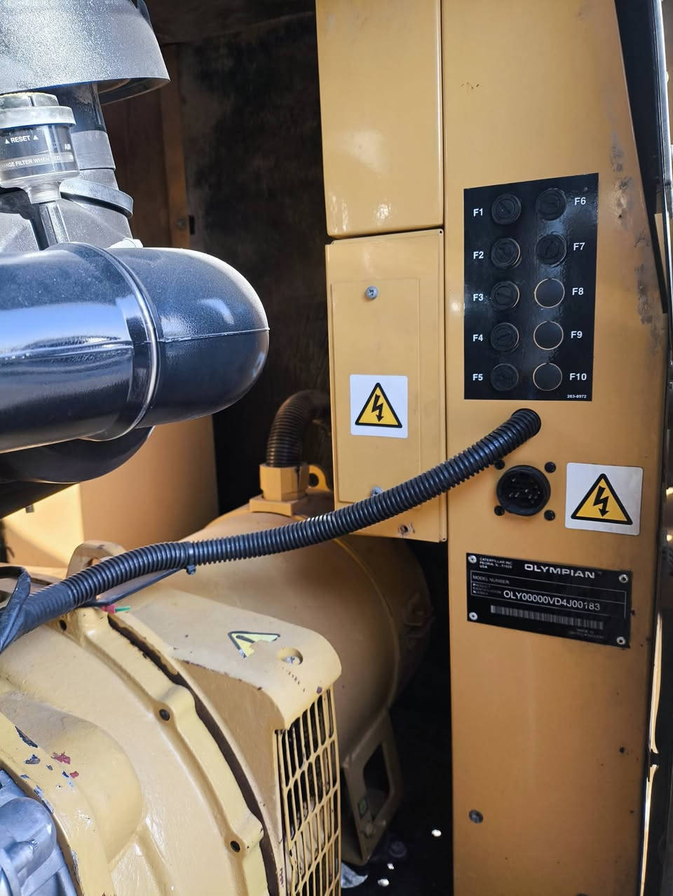 يوجد قطع مولدات بيركنز اولمبيان انكليزي 3 سلندر توليد 22KVA شاشة نظام حماية فول اوتو شرط الشغل وشرط الفحـص السعر 35 ورقة العنوان اربيل للأستفسار *********** يوجد توصيل لكافة المحافظات وبضمان 🚚
