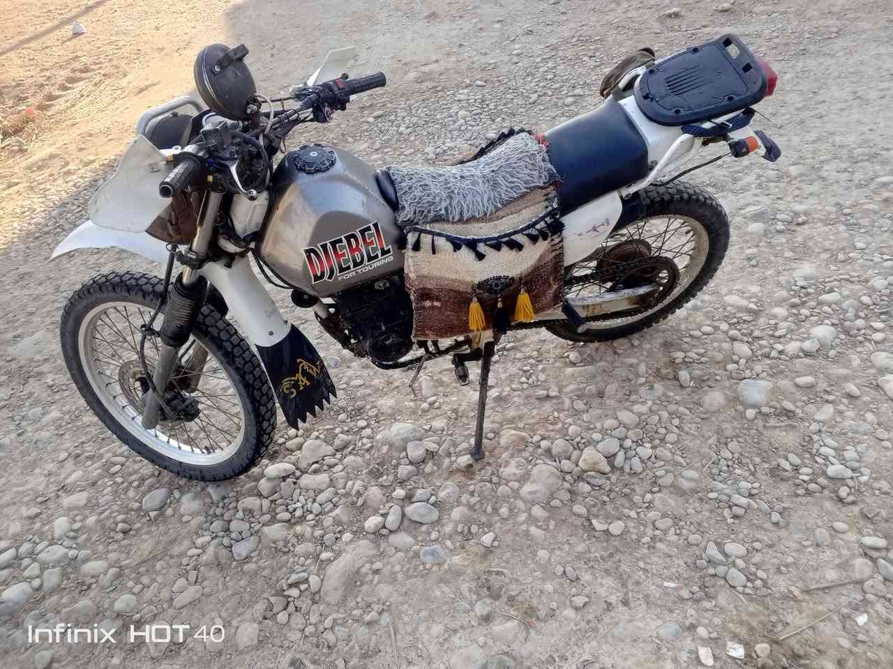 سلام عليكم قفاز ياباني للبيع محور بانده المكان جصان رقم ‏‪***********‬‏ رحم لولديكم الموشراي لا يخابر ولا يراسل  السعر مليون قفل
