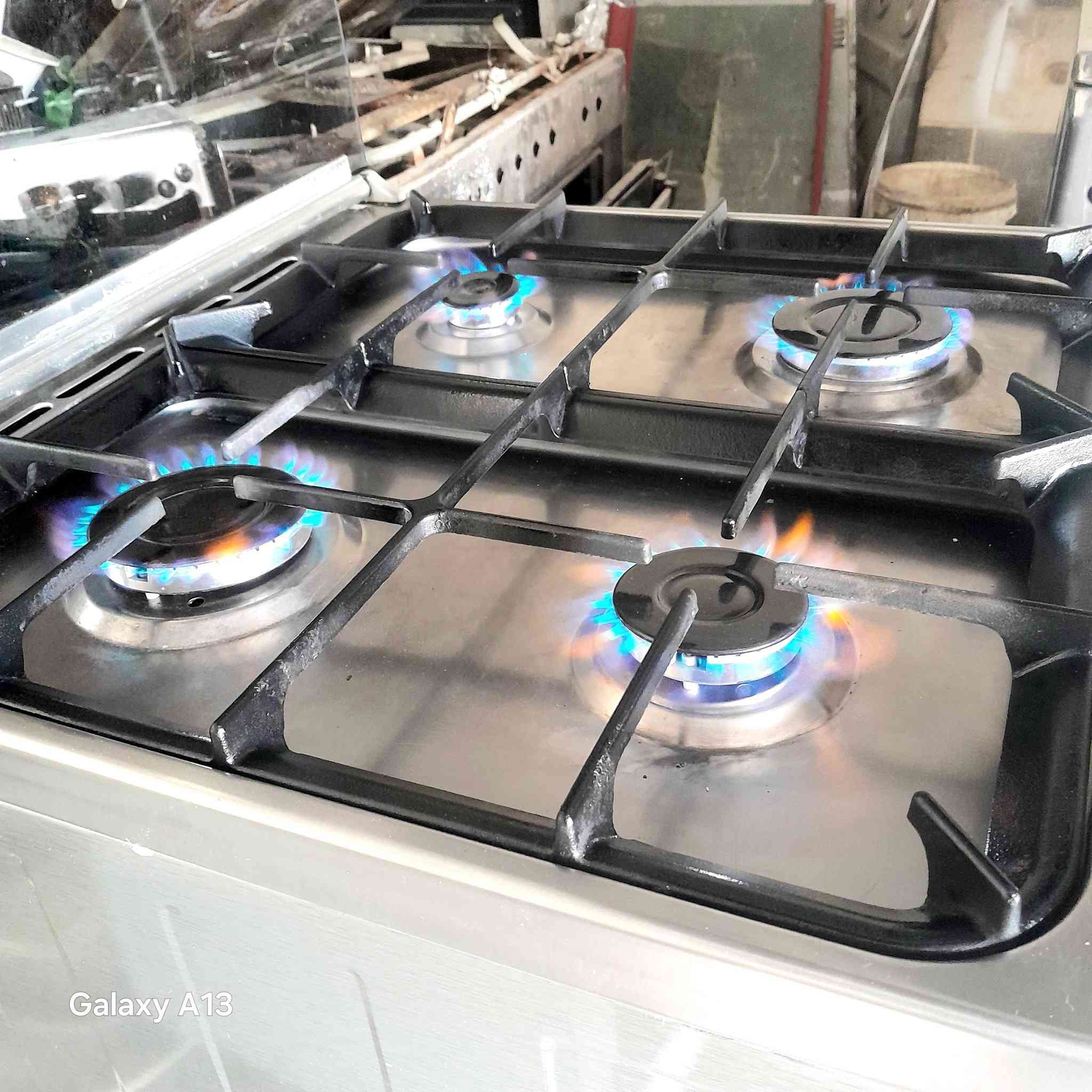 طباخ مصري ٤ مشاعل اخو الجديد استعمال قليل كوله شغال وعلى الفحص العنوان حي النداء شارع المكاتب واتساب مازنجر موجود ***********
