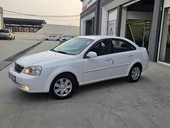 سلام عليكم 
للبيع 
سعر مناسب ٨٤ بيها مجال بسيط 
اوبترا موديل ٢٠١٢ رقم اربيل سنويه لل ٢٠٢٨ وهزة جديدة 
كير توماتيك 
كابون بانزين  ⛽️
سيارة نظيفه جدا 
تبريد شغال
 كهربائيات كلو شغال 
باتري جديد 
شاشة اندرويد  كاميرا دواره
كير مكينة شرط 
بيها صبغ ٣ قطع بدون دواخل شرط 
غرفه السيارة جديدة مدوشمة ارضيات جلد سيارة جاهزة 

رقم التلفون ☎️☎️
***********
