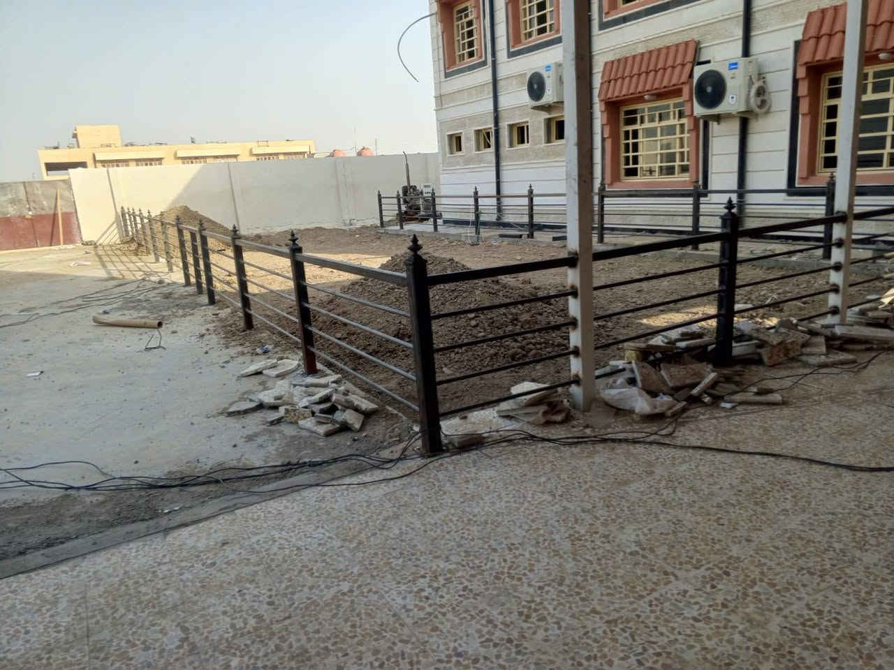 حداده عامه
ابواب🚪 شبابيك🪟 محجرات🪜 سقايف 🎞️حسب الطلب 

حداده متنقله للعمل الموقعي🏘️ للطلب ⚒️⚒️🔨
الاتصال 👇👇👇👇👇👇
***********
