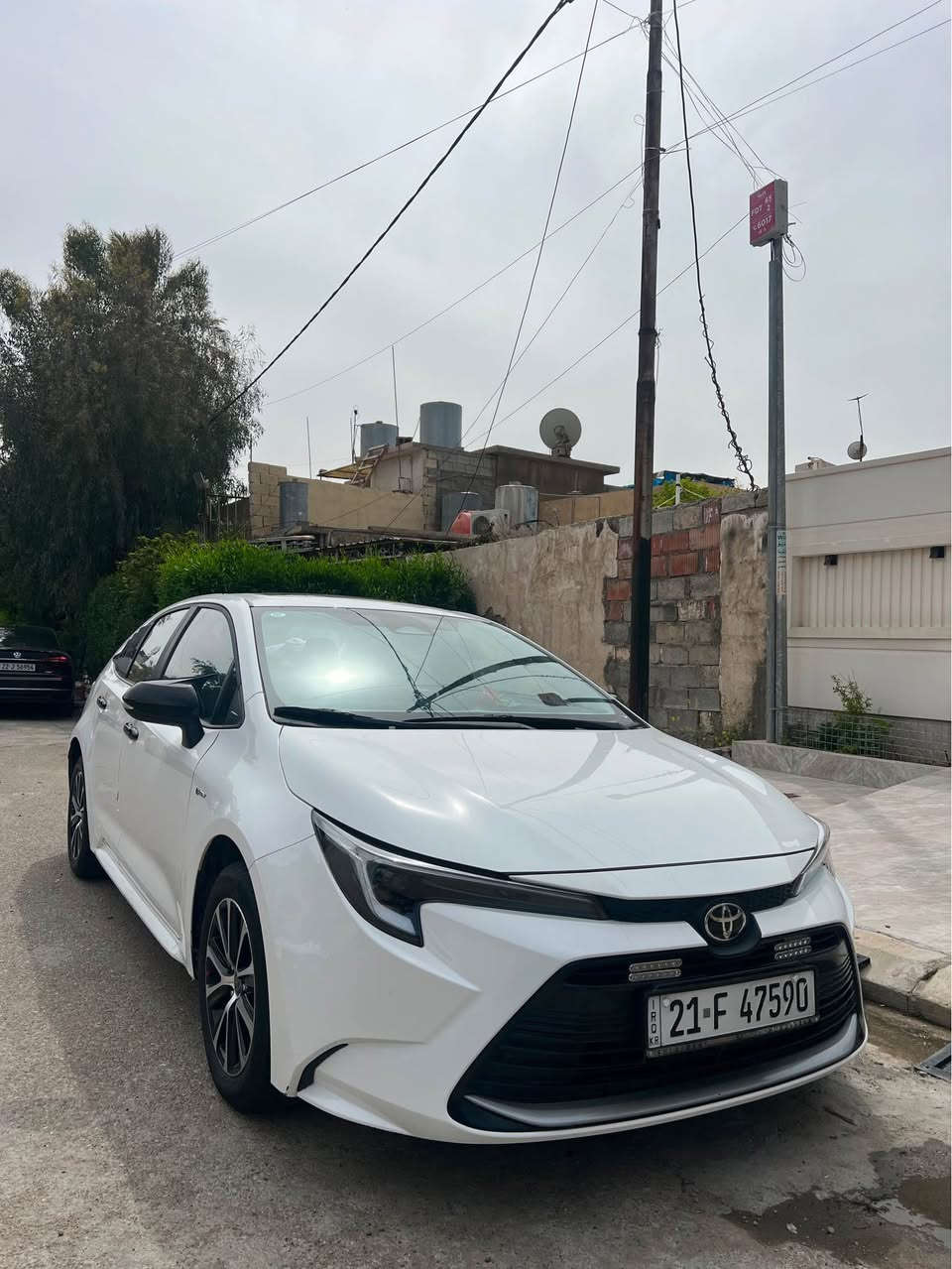 كورلا 2024 هايبرد كلين تايتل ماشية 32 الف كيلو فول مواصفات 
سلايت 
رادار امامي 
تحكمات طرفين كروز سرعه
تبريد قطعتين 
كشنات جلد كهرباء
هندبريك بصمة + هولد 
وبقية الموصفات معروفة 
دفتر بنزين وبسمي جديدة ومال بيت السياره 
السعر 158 ورقة وبيها مجال بسيط والسياره من جانت زيرو بيدي ودهنها وكلشي على ايدي وكماليات جاهزه كامل مكمل 
*********** كركوك, العراق
