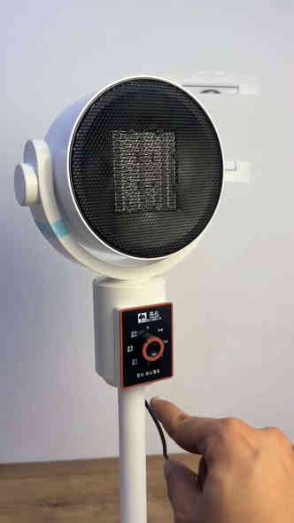 السلام عليكم
مدفأة عمودية كهربائية 
قدرة تسخين 2000 واط 
السعر32
خاص او واتساب ***********
