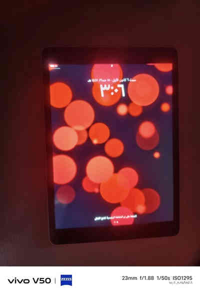 ايباد 9نضيف ذاكرة 64مامفتوح شاحنه الاصليه وكارتونته وياه للبيع للمعومات توصل بل  ***********
