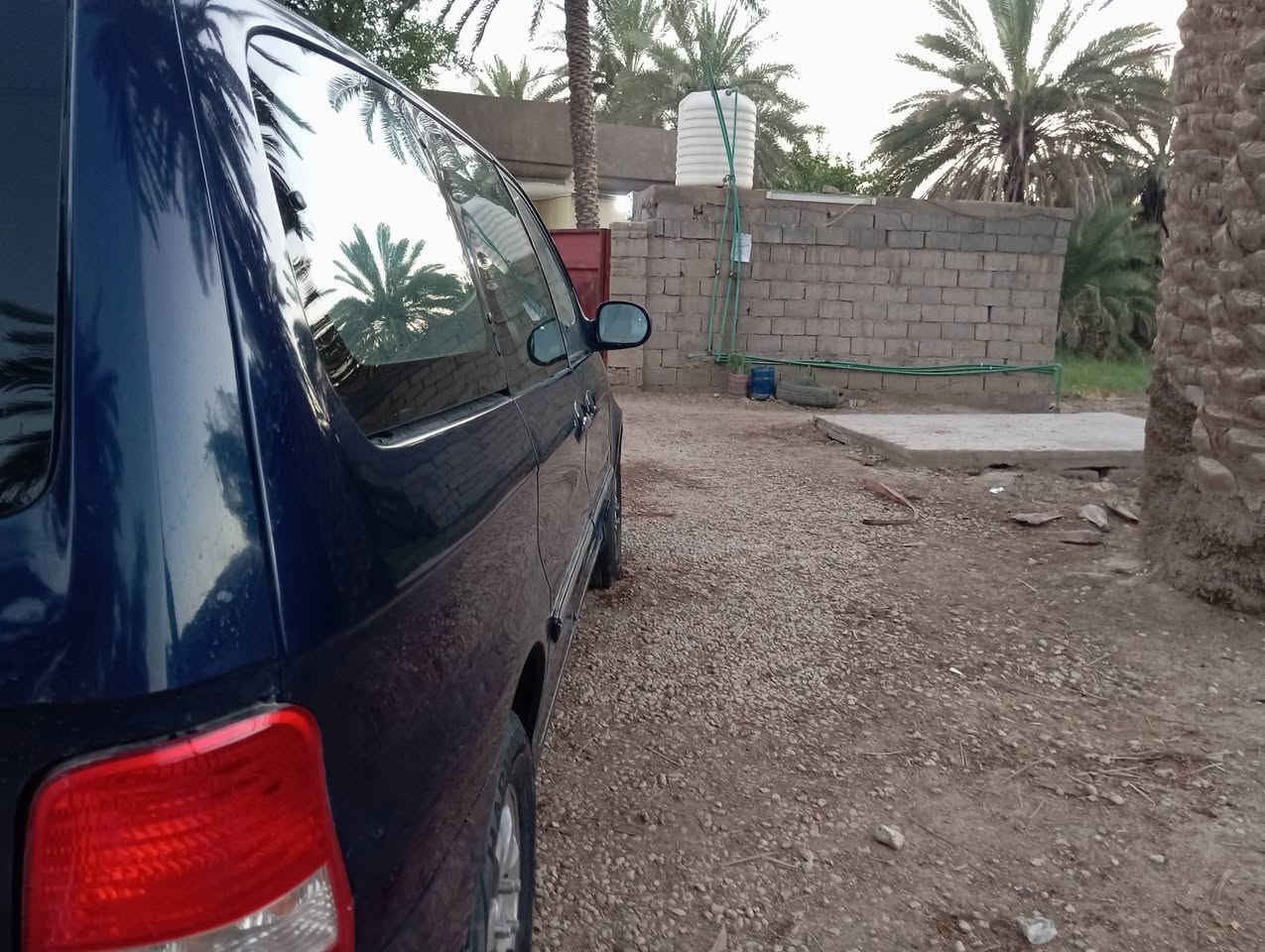 سلام عليكم كيا سيدونا للبيع موديل 2005 رقم بغداد تحويل مباشر سنويه وهزه جديده كير مكينة جدد قبل شهرين شادهن هنه وتفرعاته مكينة 6 سلندر 3500  منضومت تبريد كله جديد تبريد ثلج ثلاث قطع راديترات جدد مالتبريد ومال مي كله جديد كهربائيات كله شغاله سياره 7راكب   جاهزة من كلشي سياره مصبوغة حزام حادث جاملغ امامي بدون دواخل حداديه جديده تخم تاير جديد غرفته جديده على البلاد السعر 68 وبيه مجال قليل الاتصال ***********//*********** 
مكاني بابل الحله مركز مدينة
