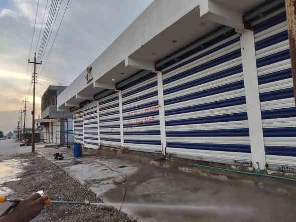 السلام عليكم محلات للايجار متبقي 3فقط حي العدل شارع المشجر قرب الجامع مساحه المحل الواحد4×7 بأسعار مناسبة جدا 
للاستفسار الاتصال على الارقام التاليه 
***********
***********
