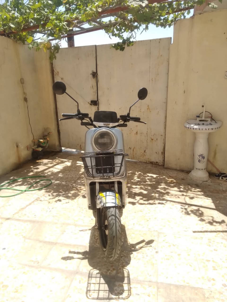 ماطور شحن K11 للبيع حجم 24 تايه 12 كهربائية كلها شغاله فول مواصفات قفل استيرن قفل مركزي لايت زينون دبلات هايدرو ليك سرعتو 109 حقيقي خمسه بطاريات يصيرن سته عادي شاحنه ام الارقام الماطور نضيف حيل وبي وصل شراء قبل شهر من الشركه السعر 435 وبي مجال ل الطيبين ل التواصل ارقام حتا وتساب متوفر او مخابره اومراسله على الماسنجر عادي او الرقم ***********
