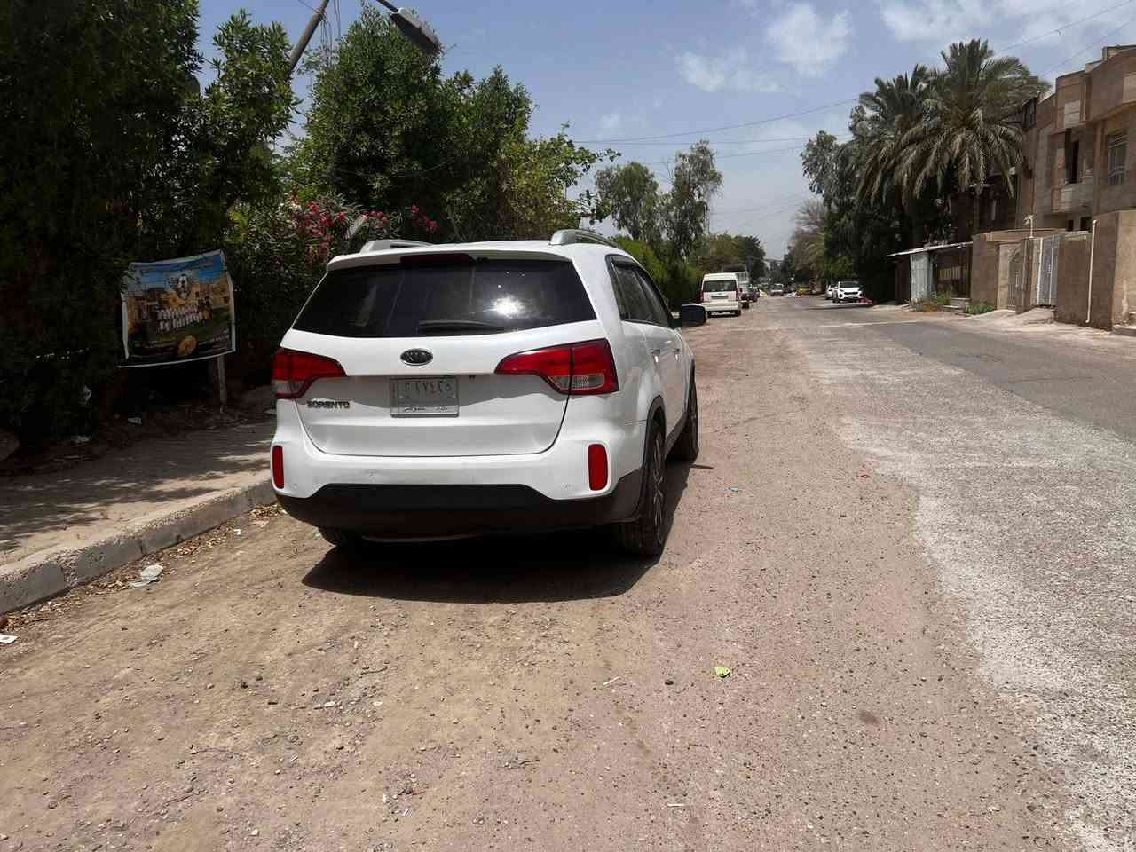 السلام عليكم سورنتو خليجي ٢٠١٥ بيه اربع قطع صبغ  بدون دواخل سبعه راكب تبريد ثلاث قطع  رقم بغداد مكان السياره  بغداد السعر ١٣٥ رقم ***********
