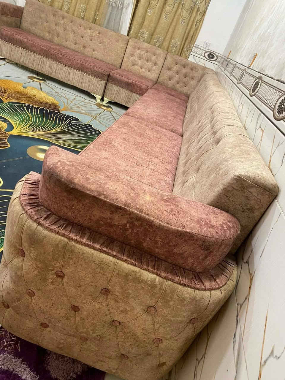 ديوان 11 مقعد نضيف اي ضرر مابي تسكام السعر 260 وبي مجال المكان كربلاء ***********
