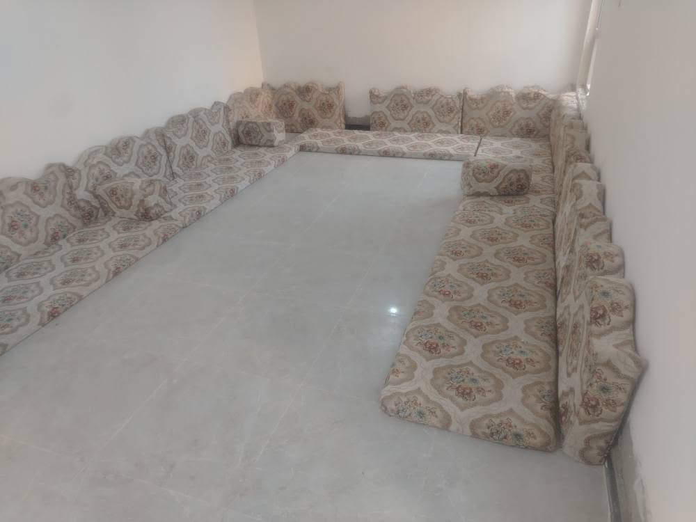 جلسه عربيه ملكيه ٦ دواشك ١٢ متر وجهين راقيه جدا سعرها ١٩٠ المكان نجف حي ميسان مقابيل العسكري *********** بيه وتساب النجف, العراق
