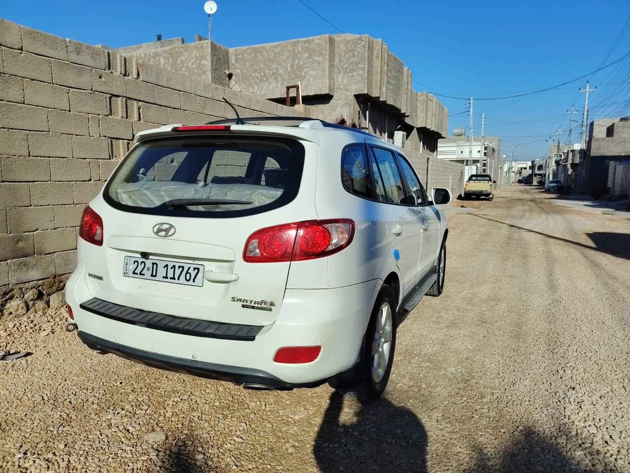 السلام عليكم
سنتافي 2009 خليجي  مواصفات فول موصفات 1 عل1 

مكينه 6 سلندر. 7 راكب. فوريل. فتحه. تحكمات. كشن كهرباء. شاشه وكامره. مانع انزلاق. 3 قطع تبريد  بيها صبغ بنيد شويه بالصندوك مابيها اي نواقص جاهزه.   السعر 132 وبي مجال  

للاستفسار *********** مكاني الرمادي الخمسة كيلو
