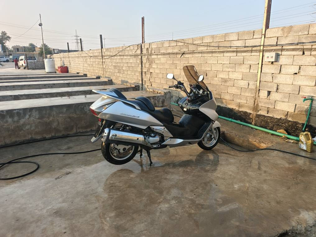 سلام عليكم دراجه سلفر ونج 600 للبيع الامكان الديوانيه قرب فلكه النسيج دراجه ماشيه 63 جاهزه تراي وين مي عجبك شرط تشك الكاع سعر 15 قابل التفاوض اتصل وتدلل ‏‪***********‬‏
