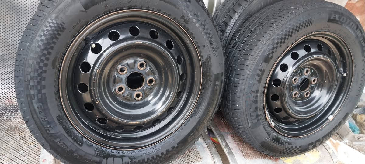 السلام عليكم شباب تخم ويل كورلا امريكي اصلي بدون صبغ حجم ١٥/٦٥/١٩٥ تخم تاير نظيف كلش  للبيع اومراوس مكاني بغدادهاتف ***********وبيه واتساب  شباب مايرهم للسيارات الكوري
