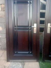 زوج بيبان قاصه للبيع رتفاع مترتين عرض متره سعر خاص 07711563696