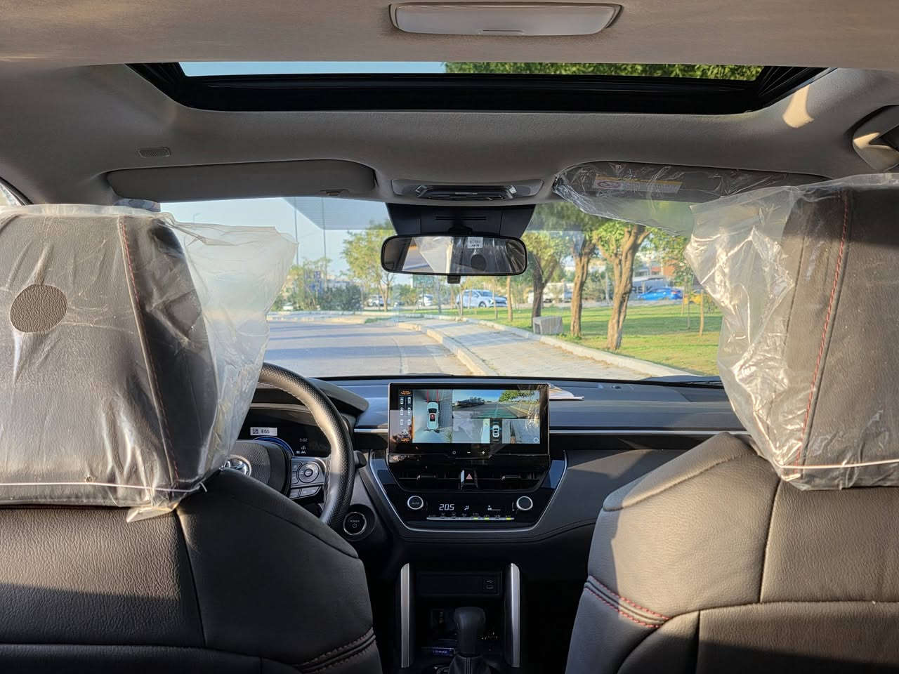 رجعت توفرت الكورلا كروس corolla cross عدد ٢ قطع 
٢٠٢٥  مرقم بغداد مكينة ٢٠٠٠ ماشي  ٦.٥٠٠  الفول مواصفات✅️
٥ كامرات  تقيس مسافات وذكاء اصطناعي- صندوق كهرباء - جلد  كشافات - زنون - حمالات -فتحة سلايد -تبريد قطعتين - درايف مود وكروس كنترول ورادار -  فول سستم كماليات اسود لامع
السعر :  ٢٧.٨٠٠ مليون  وبي مجال
العنوان : بغداد -الكرخ
رقم الهاتف : ***********
