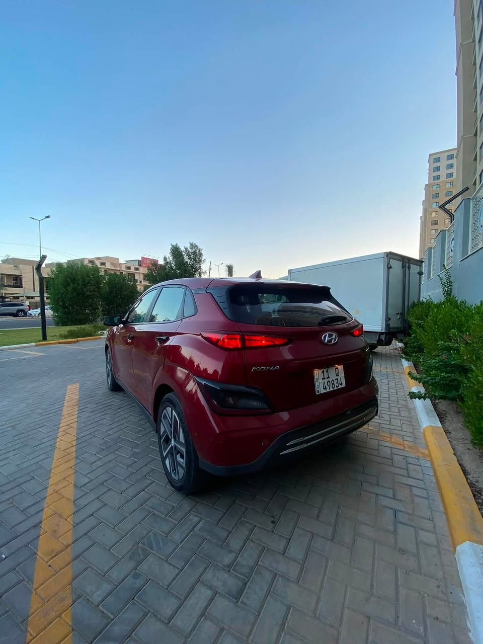 السلام عليكم كونا كهرباء بالكامل 2023 وارد امريكي فول كهرباء تشتغل على الشحن كهرباء فقط بدون بنزين وبدون دهن محرك 
بطارية ليثيوم حجم الكبير 64K كيلو واط الشحنه الواحده يمشيها حوالي 500 كيلو متر سياره نشطه وخصوصا بالتسارع
حادثه باب خلفي صبغ  
الايرباك : الاستيرن فقط
1.كيجات دجيتل
2. تحديد مسار
3. شاشه
4.ويل كب كروم
5. كشنات تدفئة
6. تحكم
7.نظام سبورت + عادي + ايكو
8.رادارت جانبيه
9. بصمه
10. هيترات بالكشنات
11.كشنات كهرباء
12. هندبريك بصمه
13. بصمة ابواب
14. تشغيل عن بعد
15.رادار امامي وخلفي
16. كير دكم
17. توقف ذاتي
18. مثبت سرعه
19. مانع انزلاق
20. شفتات تحكم سرعه تفاعلي
21. شاحن USB و لاسلكي
auto hold 

***********

