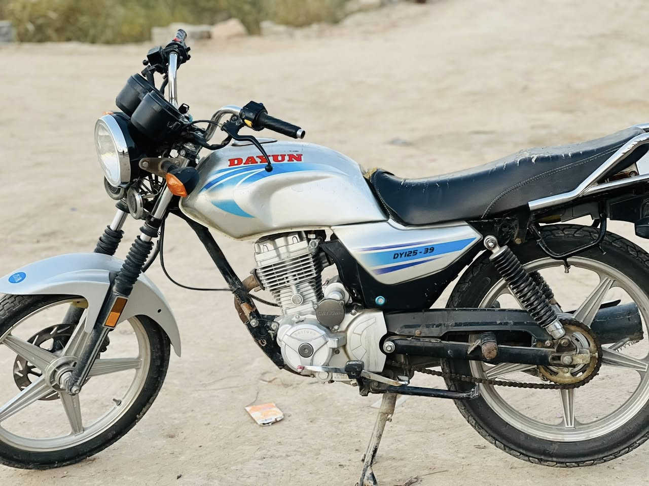 سلام وعليكم دراجه دايوند عضم سلفري موديل عشرين اوراق صولي رقم ***********
