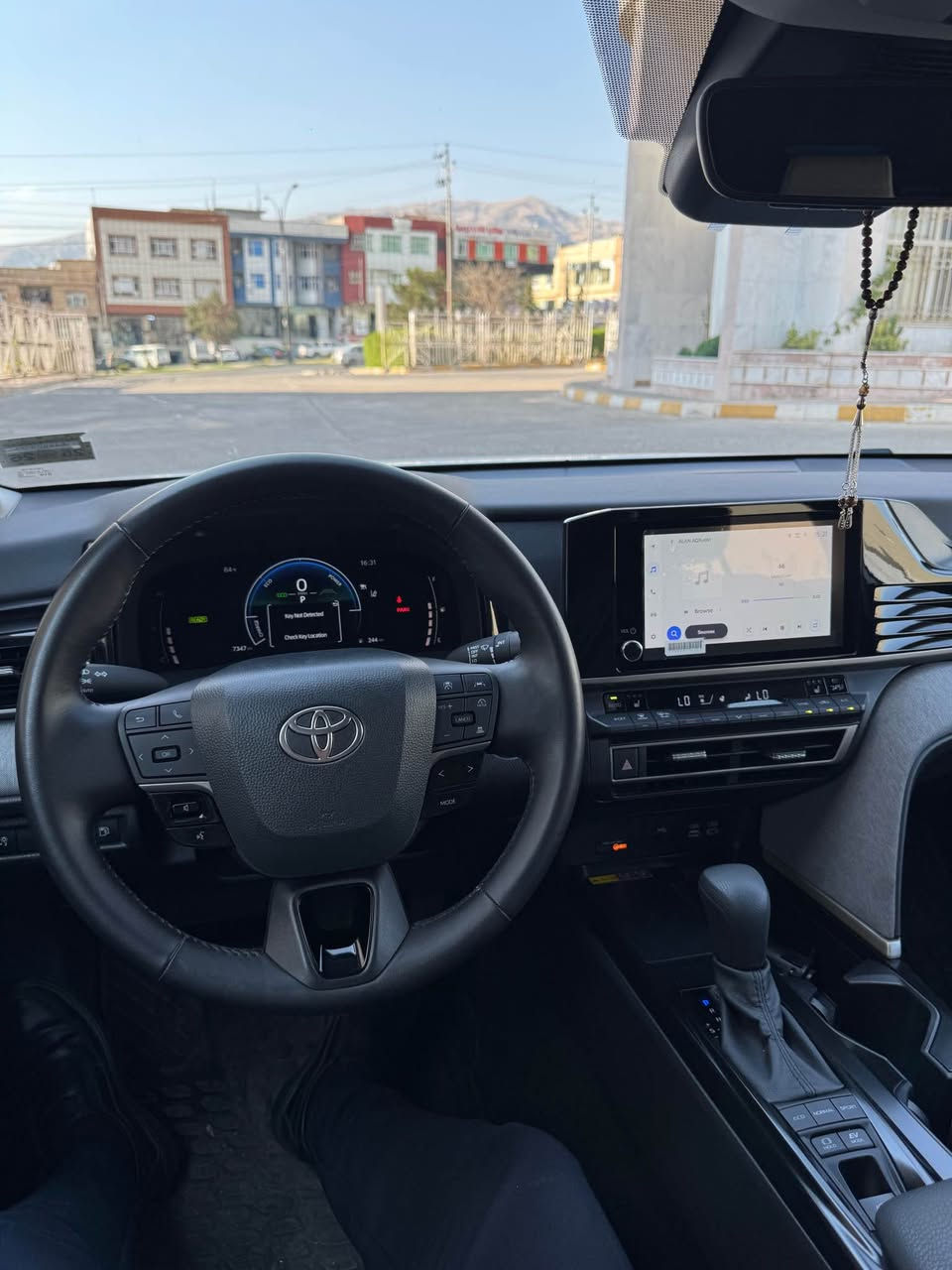 Toyota Camry Le Hev 2026 
تويوتا كامري ال اي هايبرد ٢٠٢٦

بدون صبغ بدون تعديل بدون ارباك "كلين" 👌
٧ الف ميل ماشية و هذا رقم شاصي
4T1DAACKXTU215749

مواصفات LE محسن 🔝
بصمة و شغال و كشنات هيتر و دواخل بيجي و كشنات كهربائي، كيج الكتروني و شحن وايرليس، شاشة و كاميرة، رادار ٣٦٠ درجة و حساس ٣٦٠ درجة و نظام هايبرد ....

سعر 🔥 233 ورقة و مجال
مكان عقرة "ئاكرئ"
واتس اب و كورك *********** اكر, نينوى
