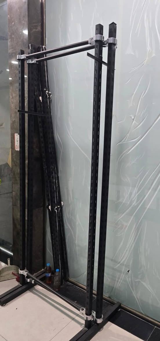 ستاند قطعتين
القطعه ٢٥ الف 
بدون رفوف يكون 
نظيف ملحقاته متوفرة كلها 

الموقع الكرخ 
للاستفسار 
***********
