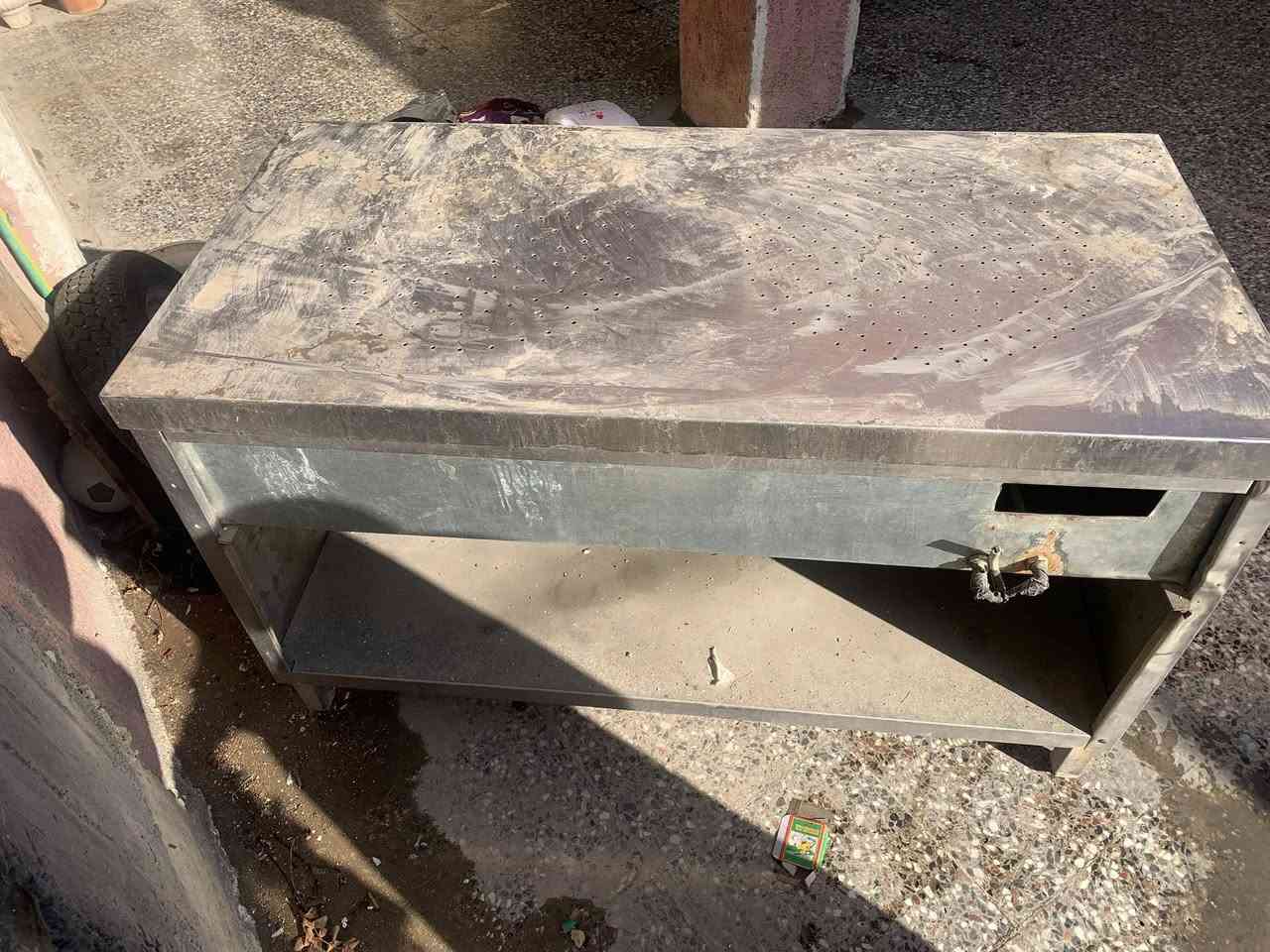 لبيع ميز سل ستيل هوه ميز هوه حمايه العنوان بغداد مدينة الصدر رقم الهاتف ‭٠٧٧٧ ٦٦٠ ٠٢٩٩‬
