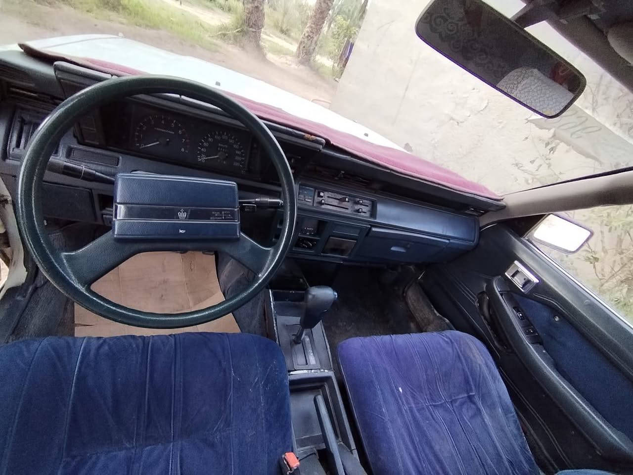 سلام عليكم
سوبر 1985
سنويه لل30 
رقم بغداد انكليزي 
تبريد شغال 
سنتر لوك بلادي 
محور مكينه 3000
فيشتين 
كهربائيات كلها شغاله 
مابيها نقص برغي 
***********
ب65 وبيها مجال
