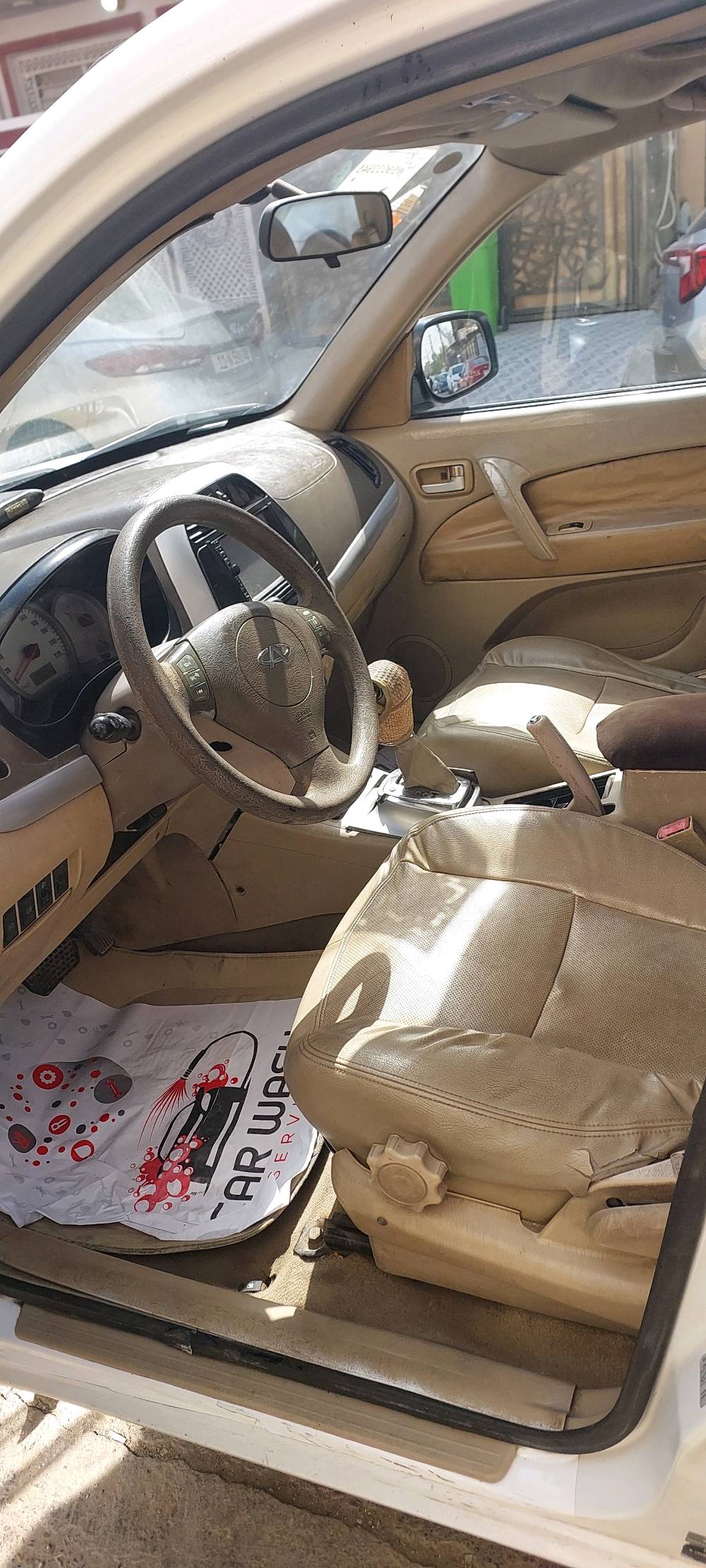 السلام عليكم..  تيكو 2012 گير ميكانيكي..  
السياره كلش حلوة گير ومكينه خير  من الله.. استعمال بيت ماشه 120
بيها قطعتين صبغ فقط... 
بيها نواقص خفيفه
رقم بغداد دولي بأسمي اني صاحبها 
مكاني بغداد رايدها ب51 وبيها مجال بسيط 
واتس اب ***********